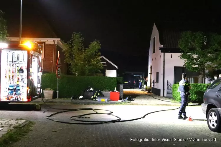 Brand in woning Loenen aan de Vecht: slachtoffer met spoed naar ziekenhuis