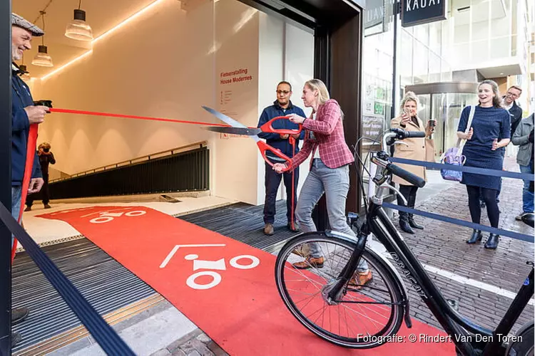 Grootste fietsenstalling in Utrechtse binnenstad geopend