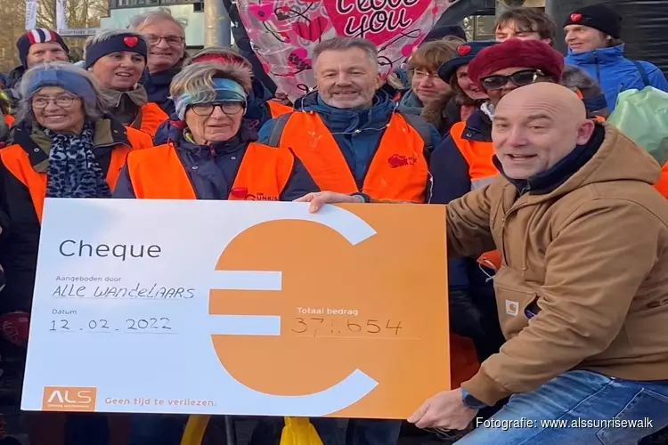 Succesvolle ALS Sunrise Walk brengt ruim 370.000 euro op