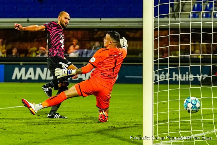 Dost redt punt voor FC Utrecht in Waalwijk