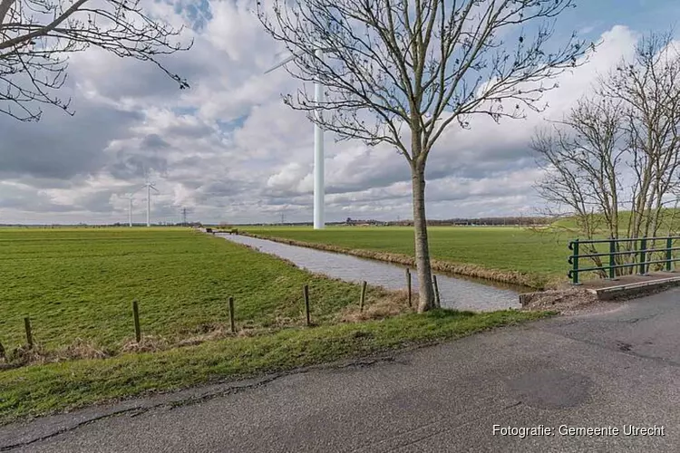 Eerste vier windmolens in Rijnenburg en Reijerscop