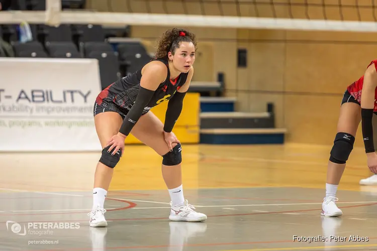 Meerdervoort VV Utrecht Dames 1 start volleybalseizoen met uitnederlaag