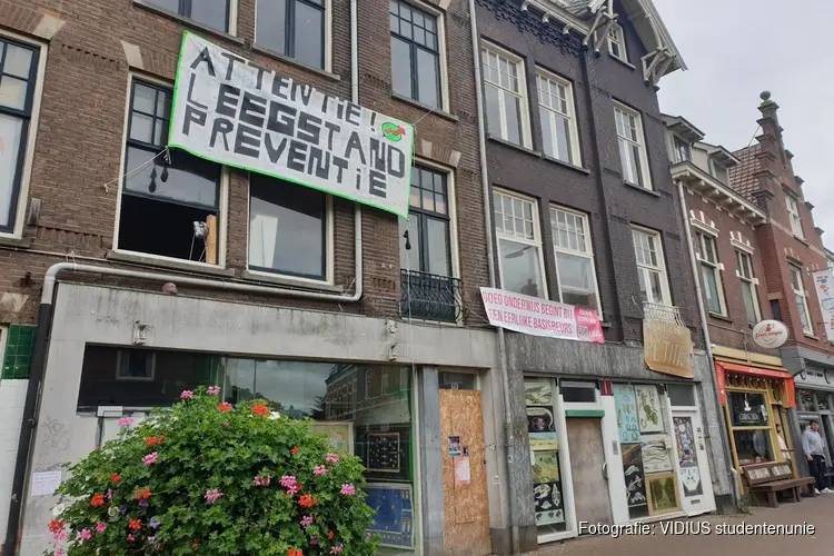 Studenten voeren lokaal actie voor een hogere basisbeurs. "Kiezen tussen eten of studeren!"