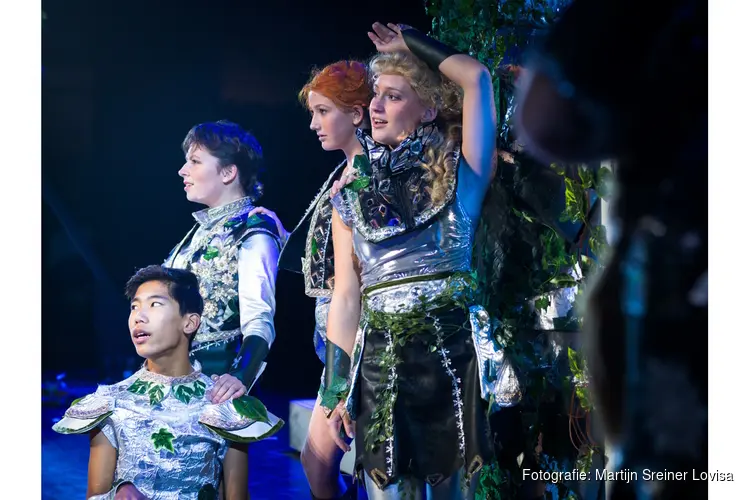 Veenendaalse Xiao Song (14) in Sneeuwwitje de musical, terug naar de kern